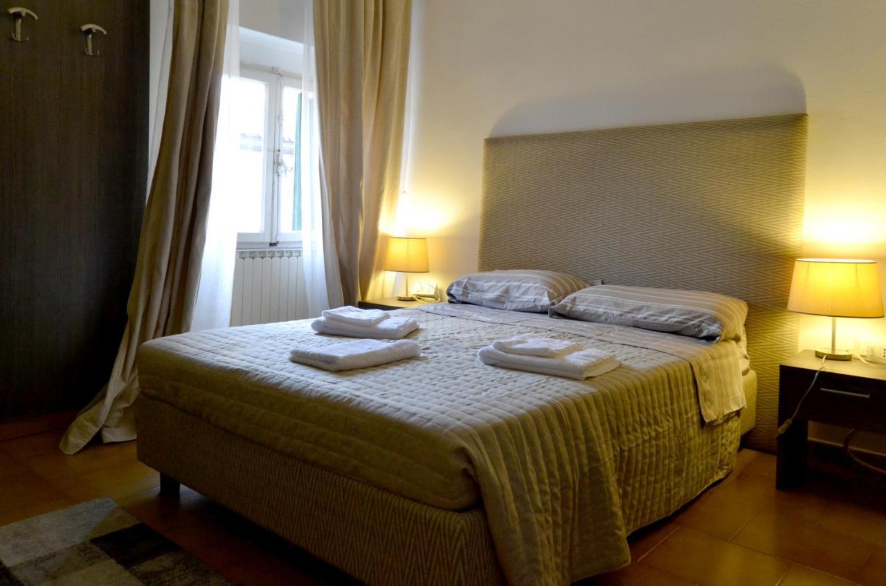 Gabrielli Rooms Et Apartments Sant Antonio Alloggio 4 M0230914084 Verona Dış mekan fotoğraf