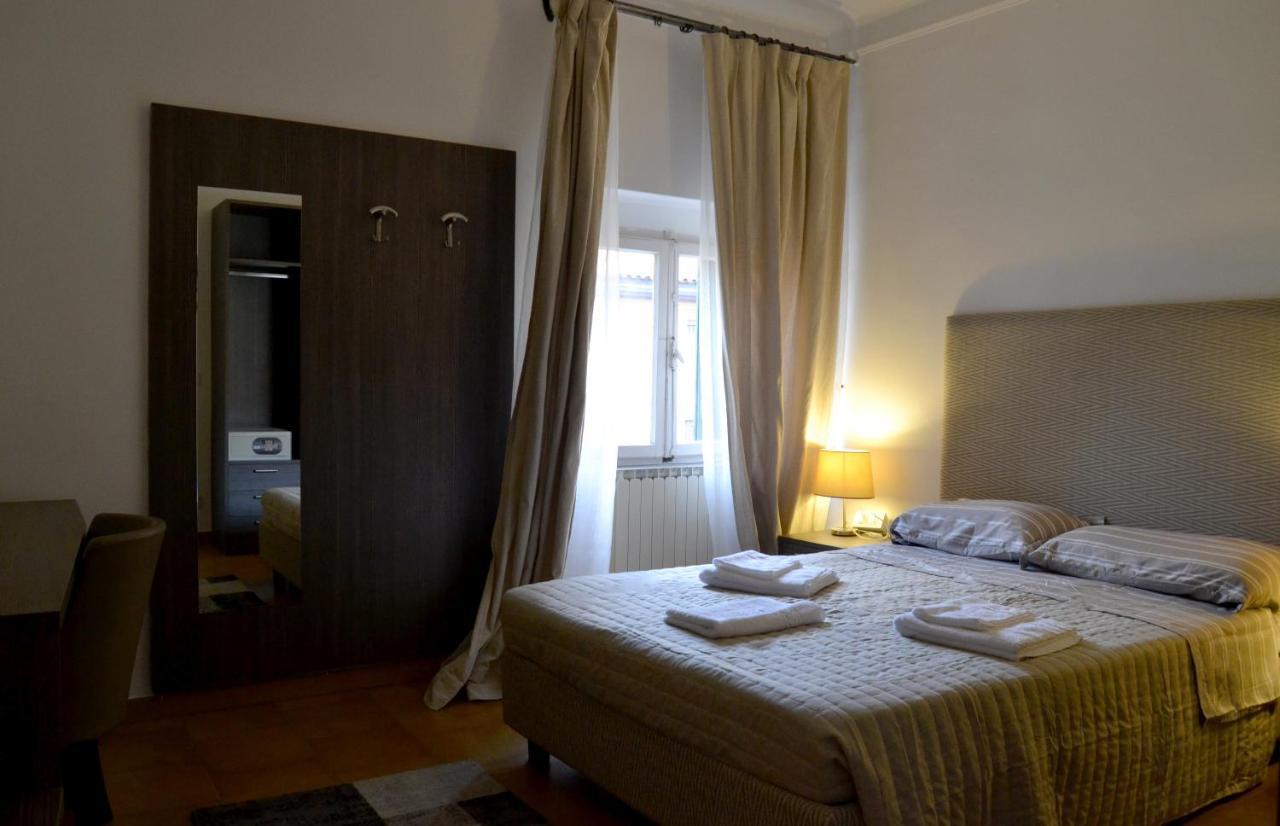 Gabrielli Rooms Et Apartments Sant Antonio Alloggio 4 M0230914084 Verona Dış mekan fotoğraf
