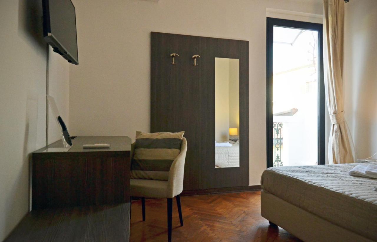 Gabrielli Rooms Et Apartments Sant Antonio Alloggio 4 M0230914084 Verona Dış mekan fotoğraf