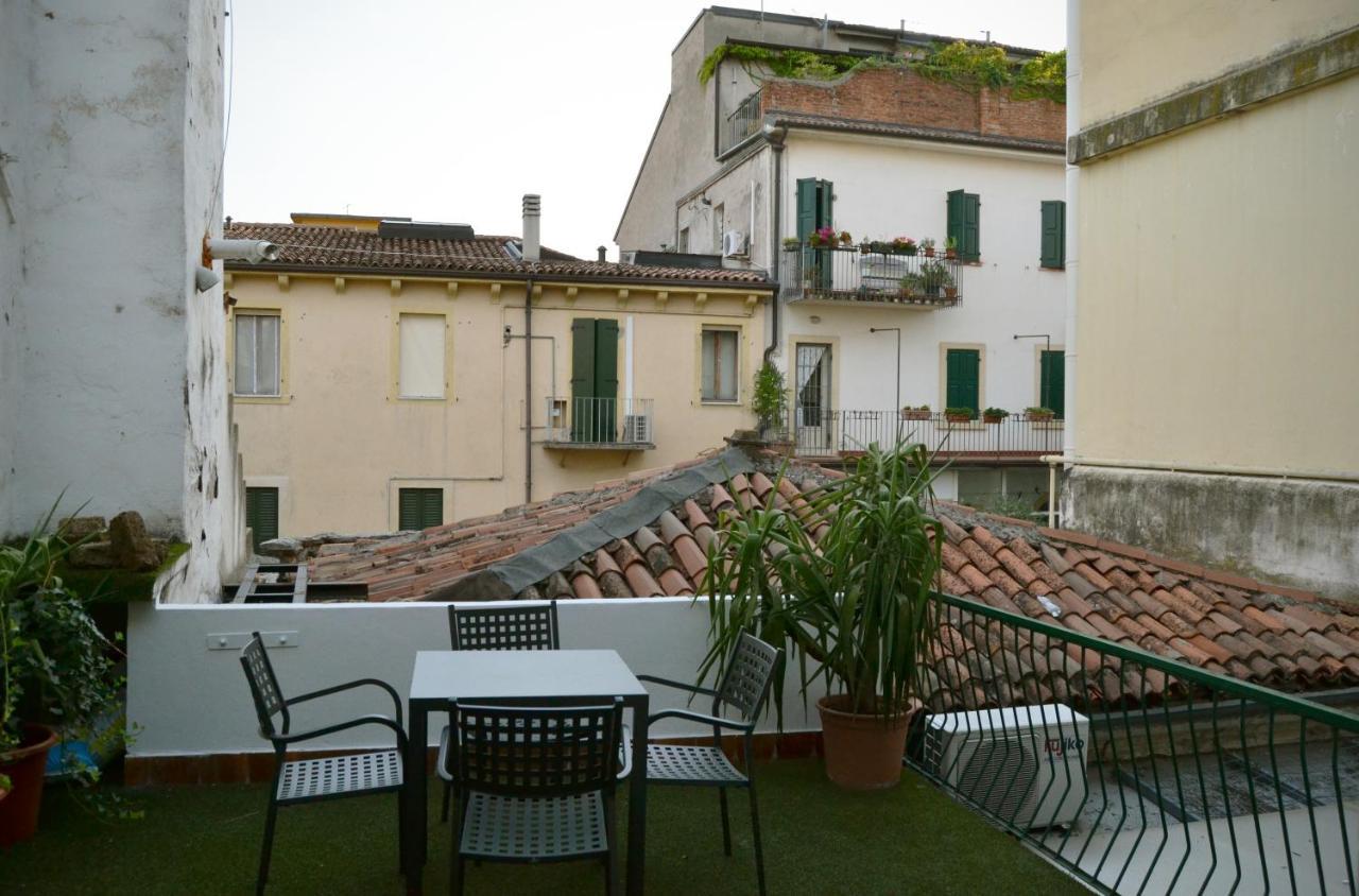 Gabrielli Rooms Et Apartments Sant Antonio Alloggio 4 M0230914084 Verona Dış mekan fotoğraf